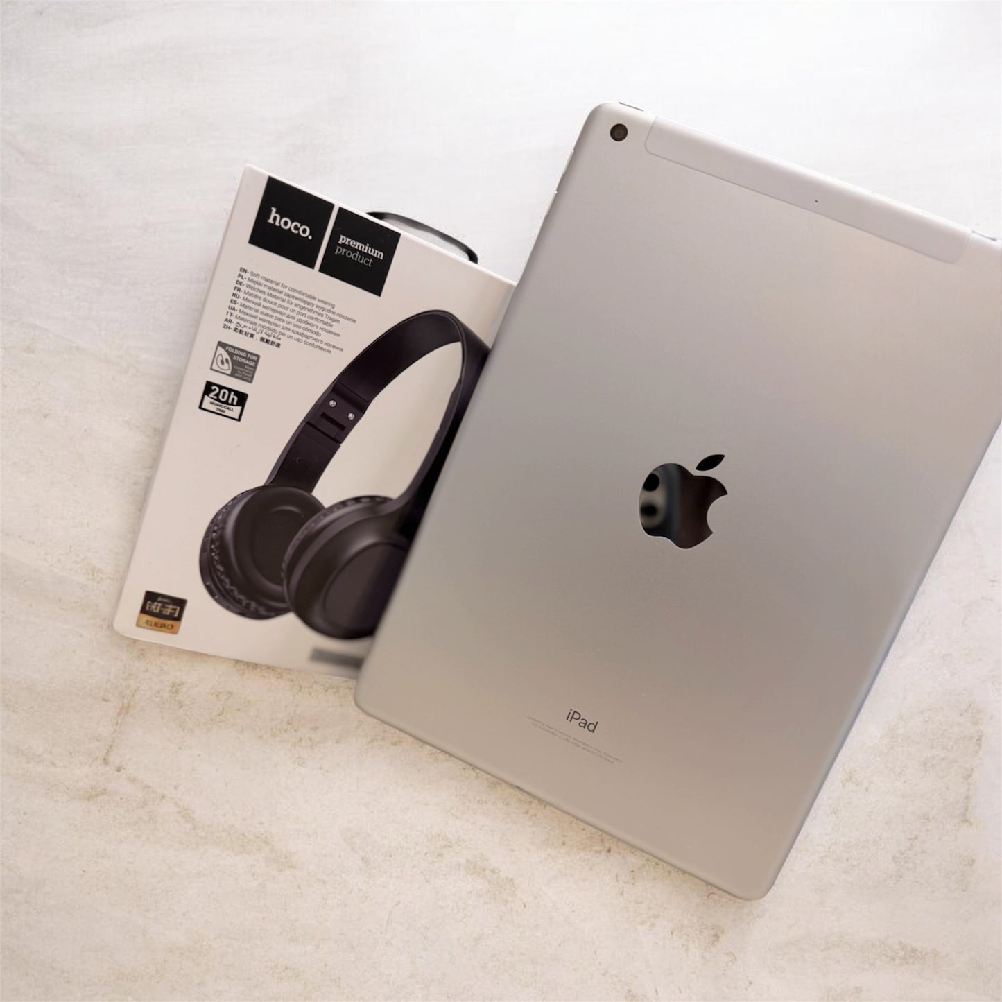 IPad 6 32GB Wi-Fi Cellular silver Excellent BUNDLE DEAL